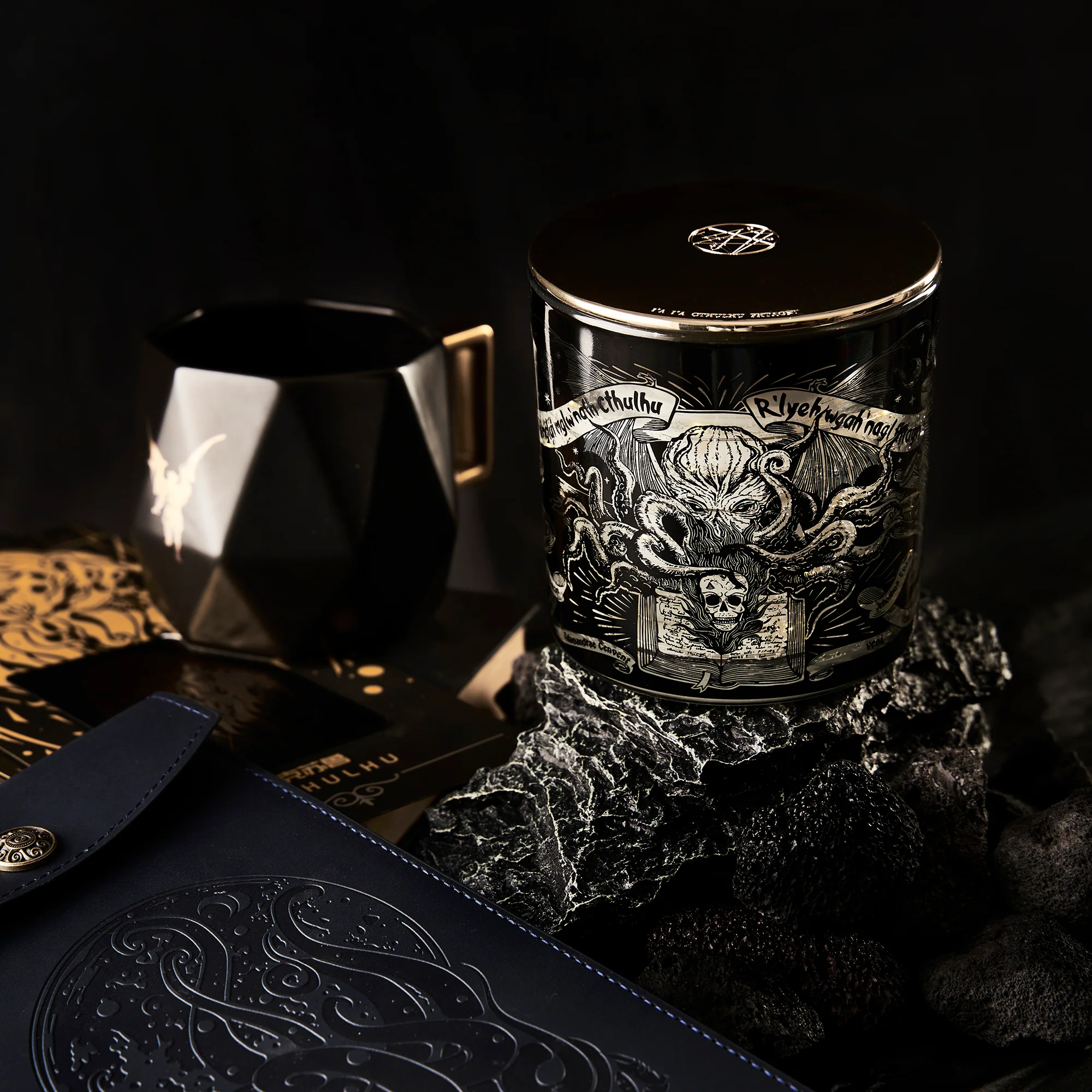 Arkham's Last Glimmer of Hope Cthulhu Light-Up Aroma Candle - Image 7