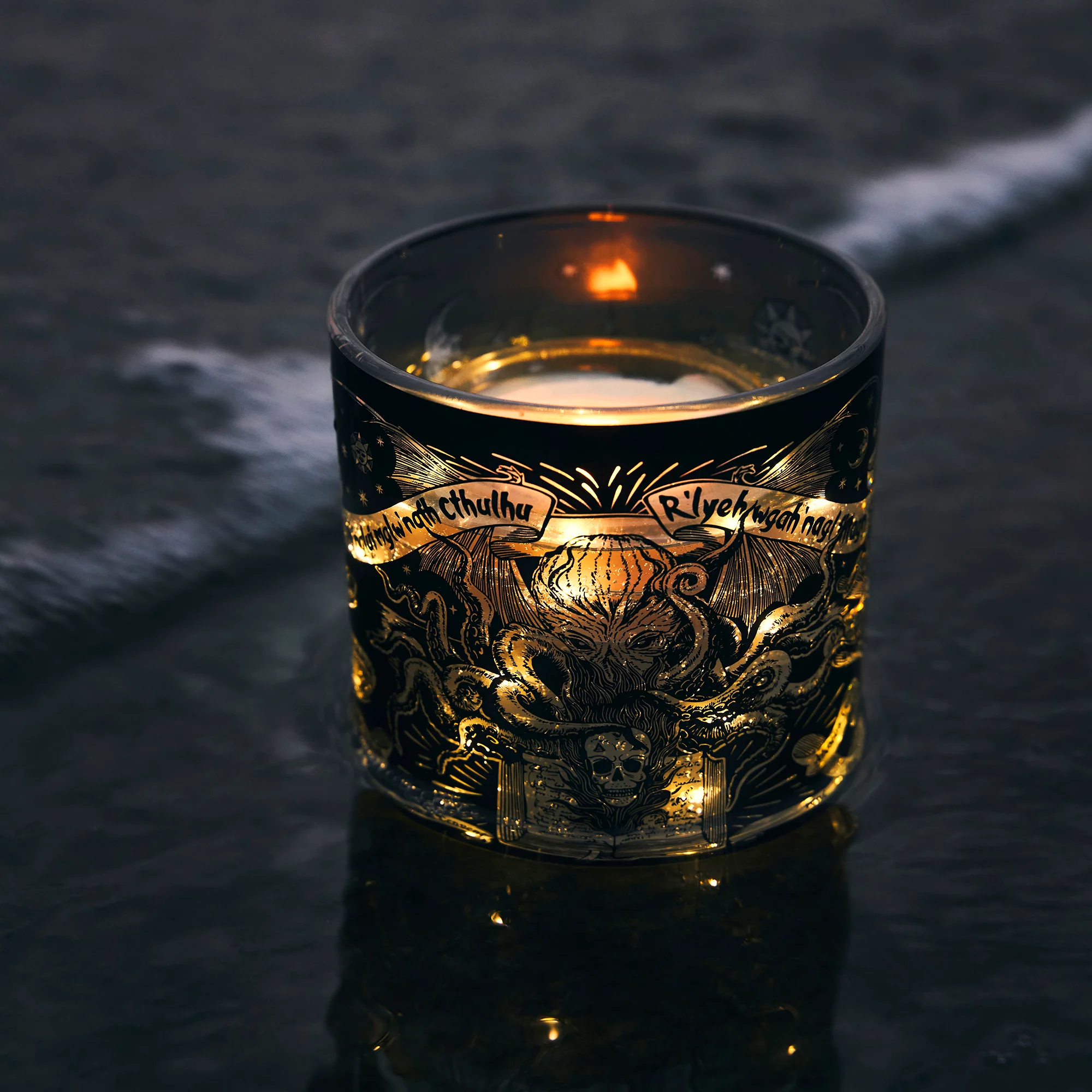 Arkham's Last Glimmer of Hope Cthulhu Light-Up Aroma Candle - Image 9