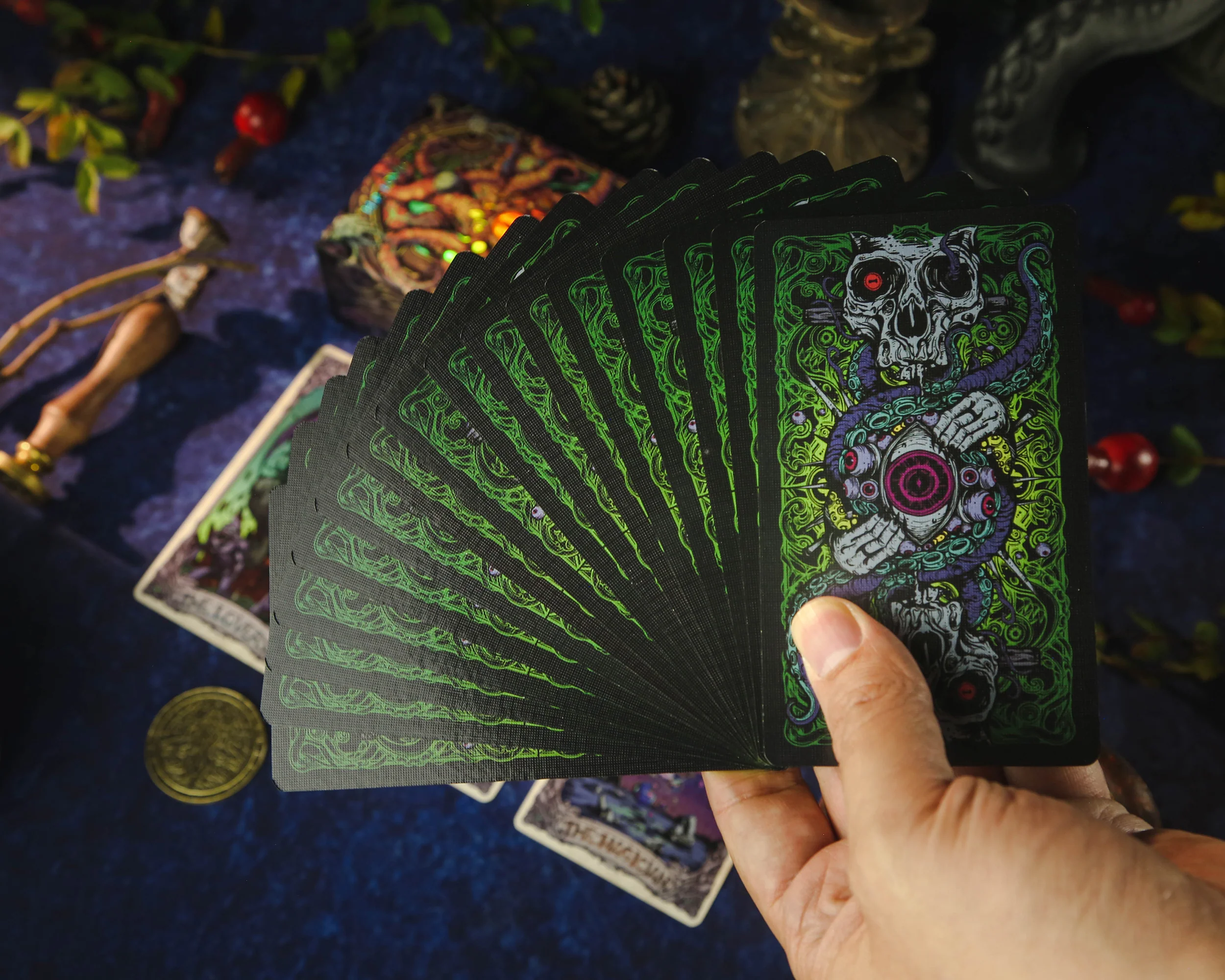 Cthulhu Mythos Comicology (Old Whispers) Tarot - Image 10