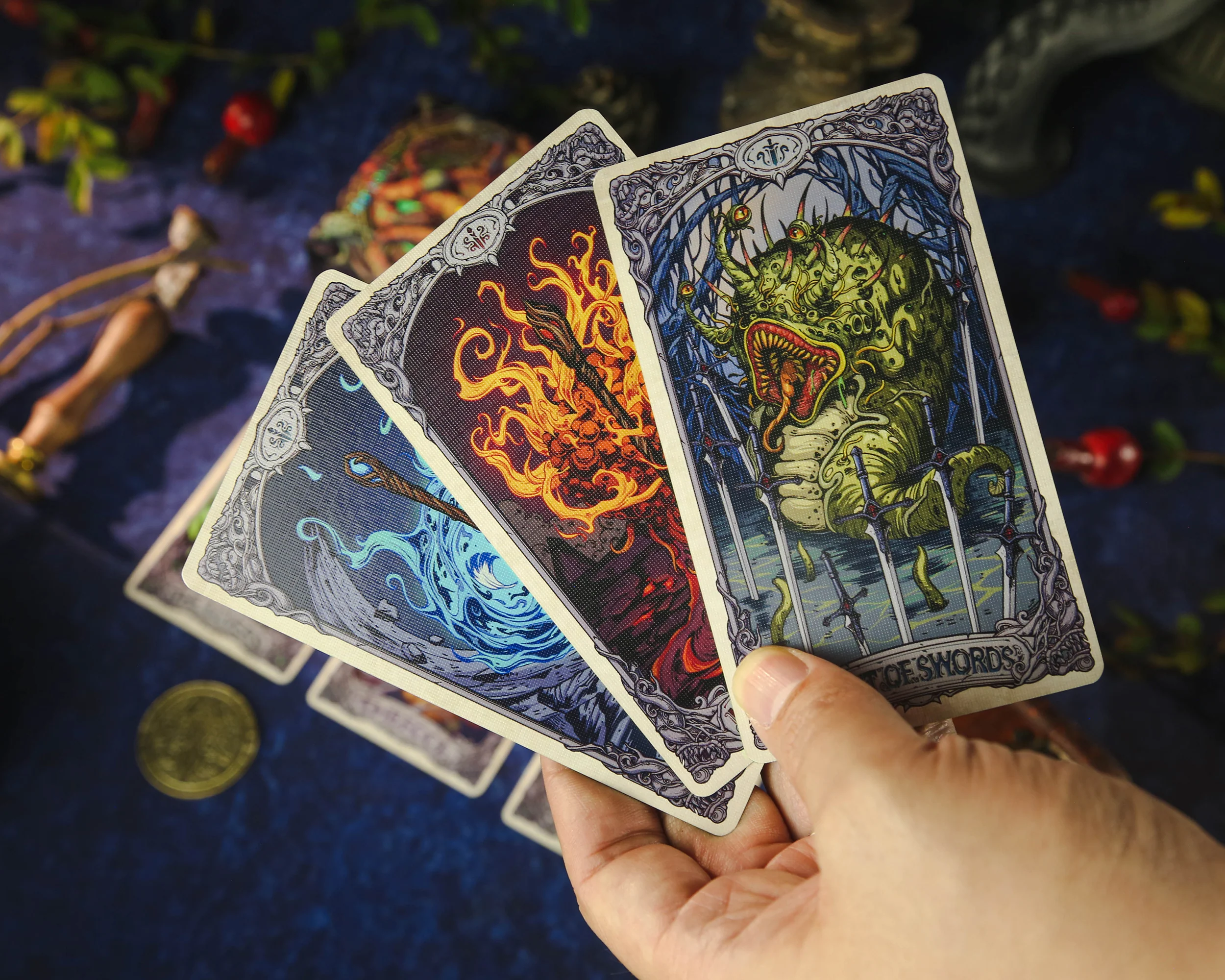 Cthulhu Mythos Comicology (Old Whispers) Tarot - Image 9