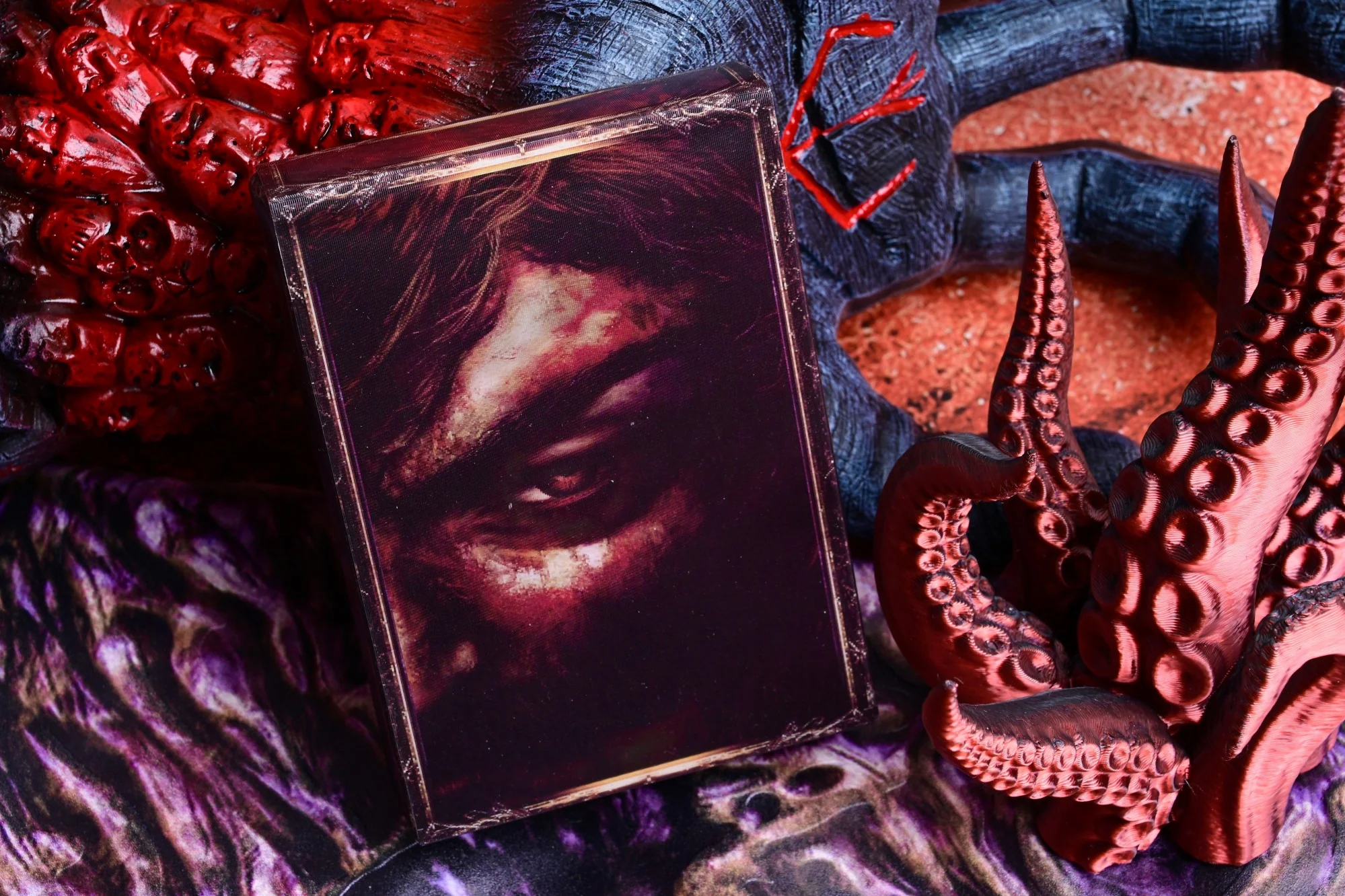 Legendary Investigators Cthulhu Mythos Playing Cards - Image 2