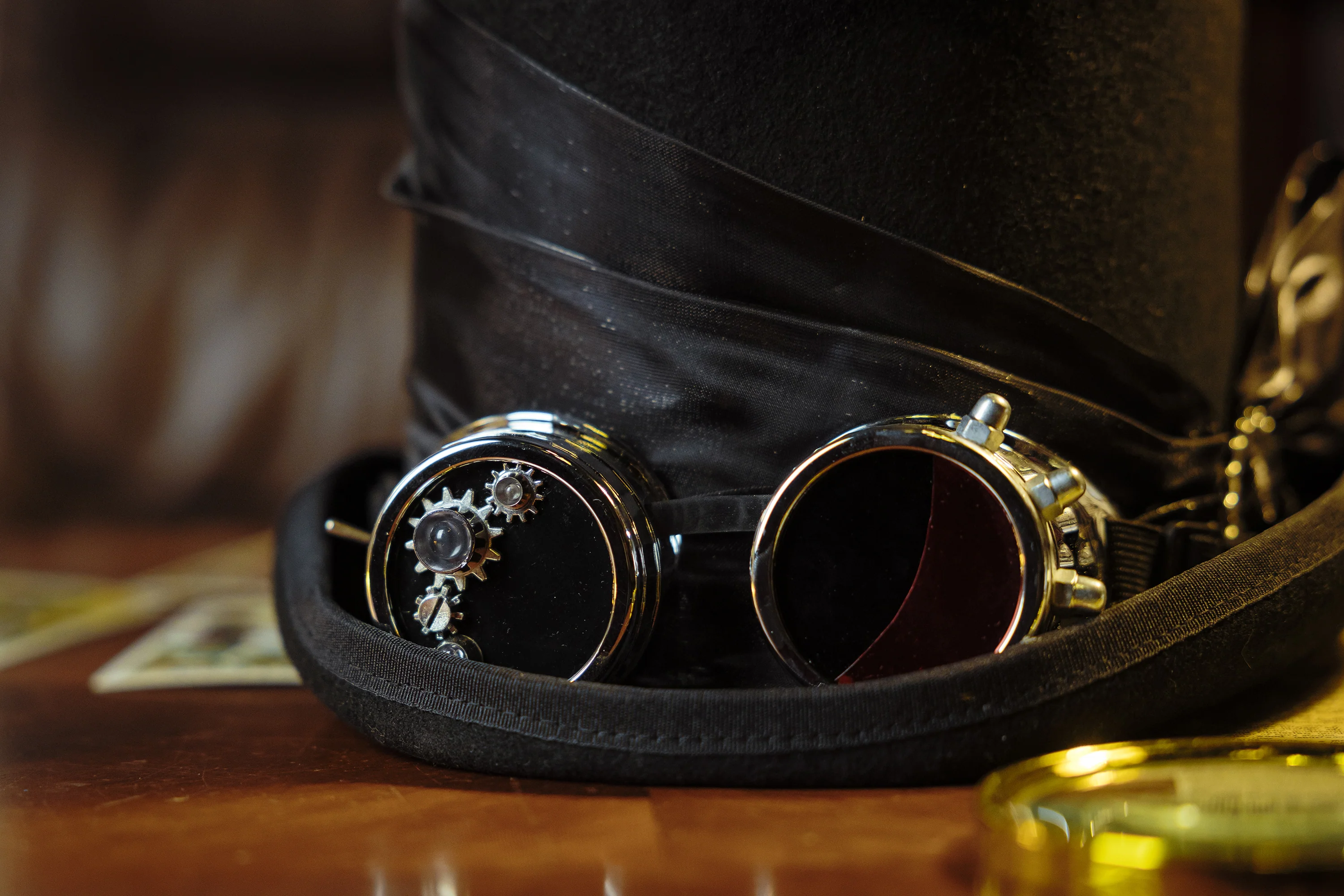Lord of Mysteries Klein Series Half Top Hat with Light-Up Goggles - Image 3