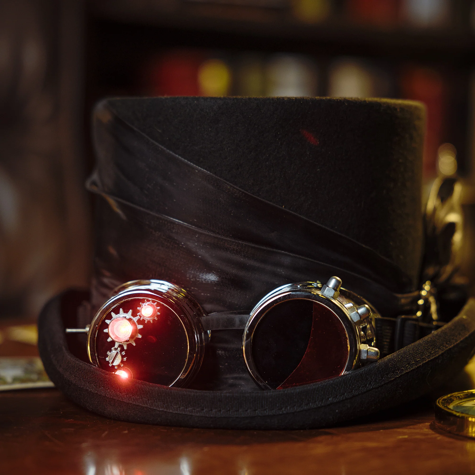 Lord of Mysteries Klein Series Half Top Hat with Light-Up Goggles - Image 4