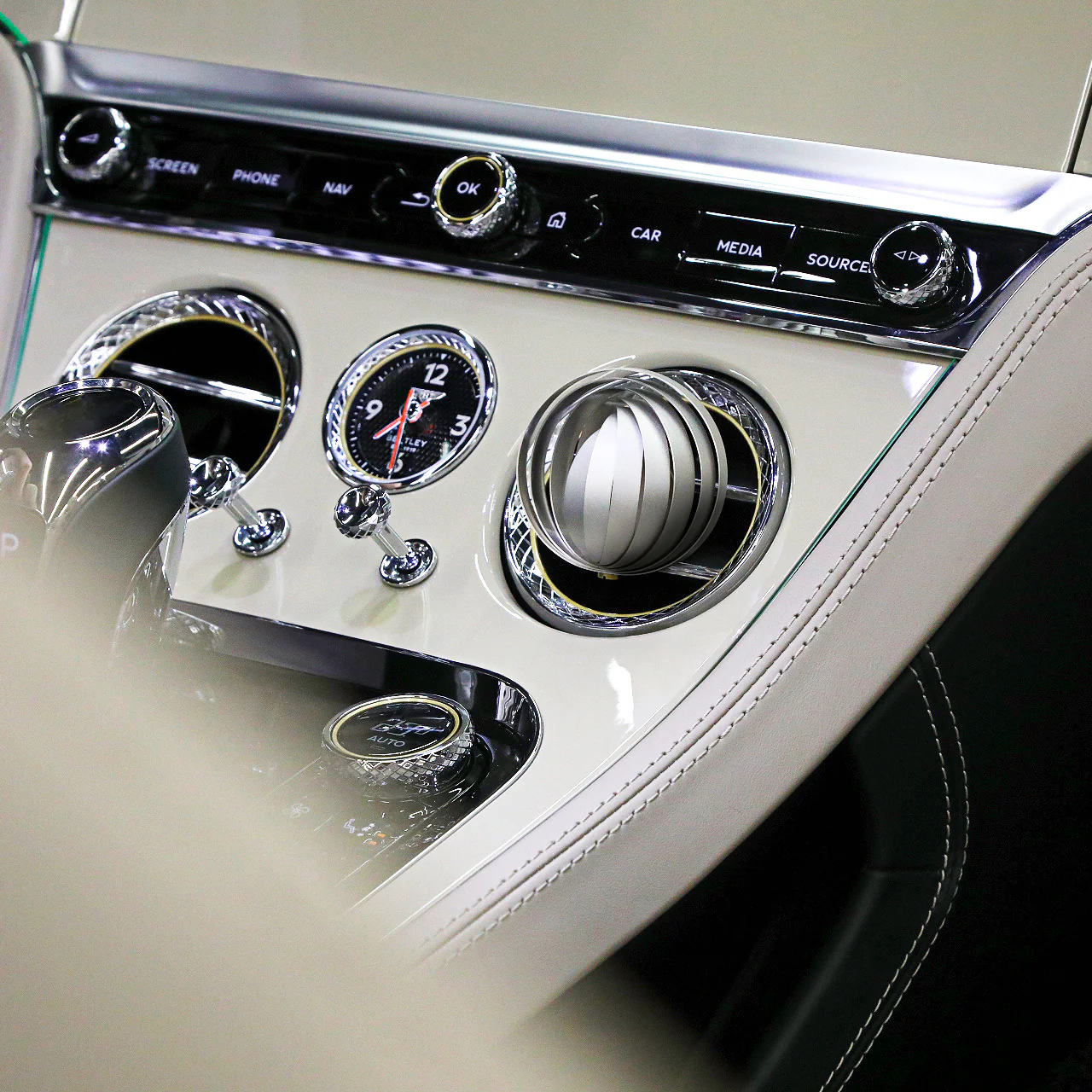 Never-Ending Cycle Car Fragrance Diffuser - Image 11