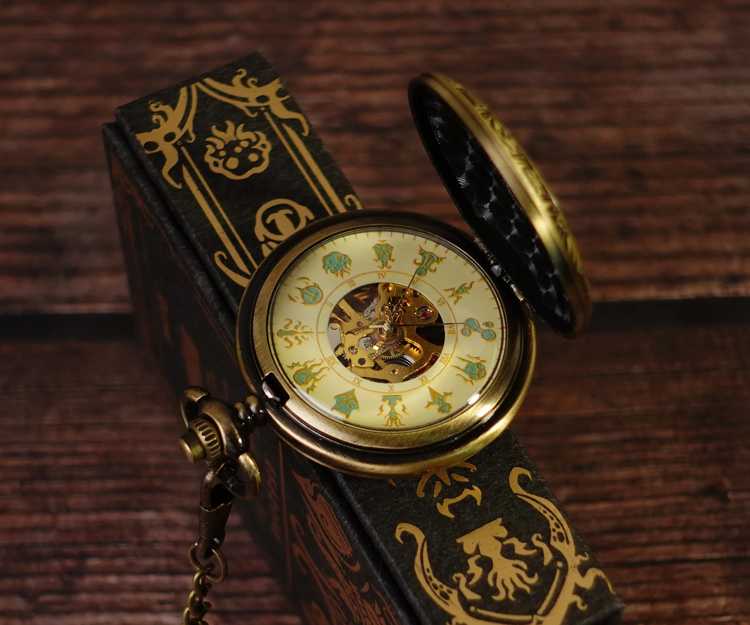 The Shadow Out of Time Cthulhu Mechanical Pocket Watch - Image 3