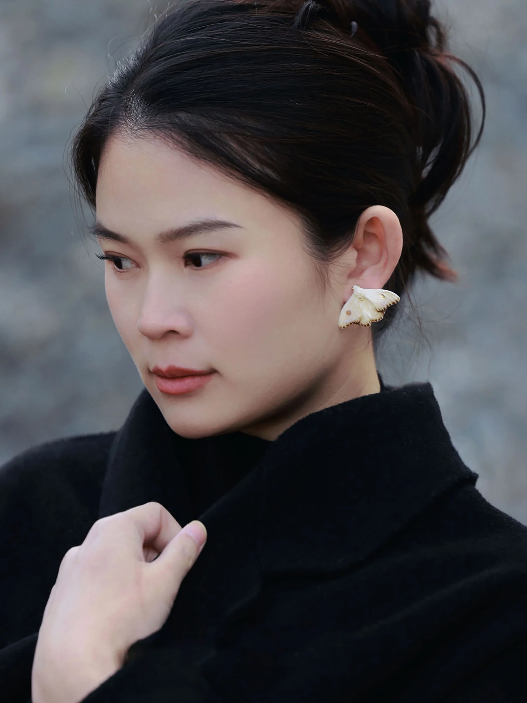 YIHE Ceramic Jewelry "Moth of Ash and Frost" - Image 9